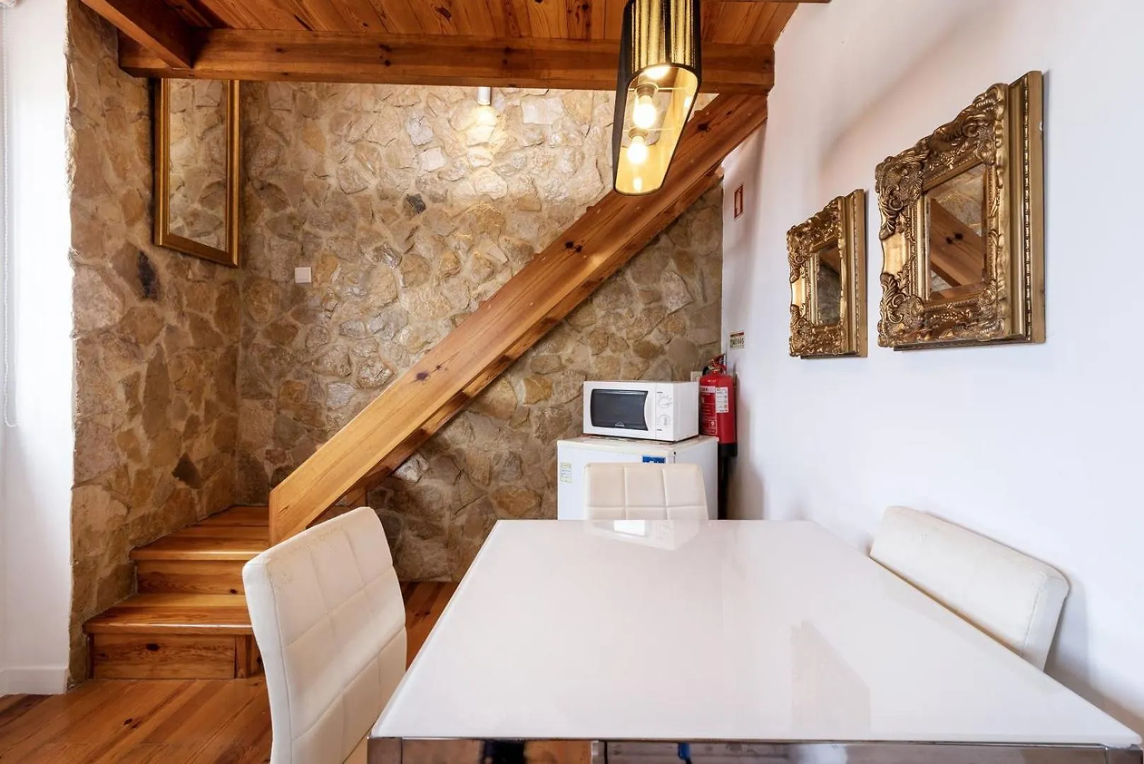 Guestready - Fantastic Rustic Duplex With Terrace Daire Lisboa Portekiz
