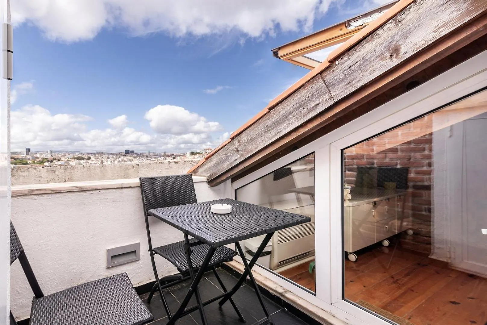 Guestready - Fantastic Rustic Duplex With Terrace Daire Lisboa Portekiz